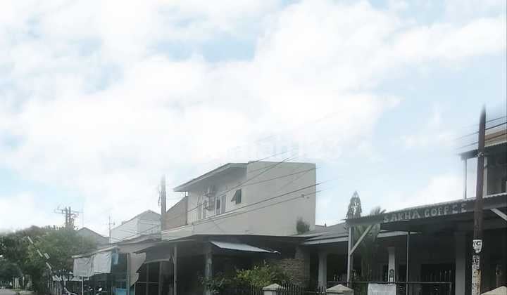 Rumah + Kios & Mini Coffee Shop bisa Dijadikan Tempat Usaha atau Disewakan Lokasi Strategis di Pinggir Jalan Medan Helvetia
