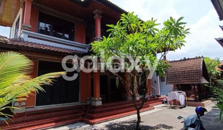 Rumah Siap Huni di Lantai 2 di Petitenget Kerobokan Badung, Bali