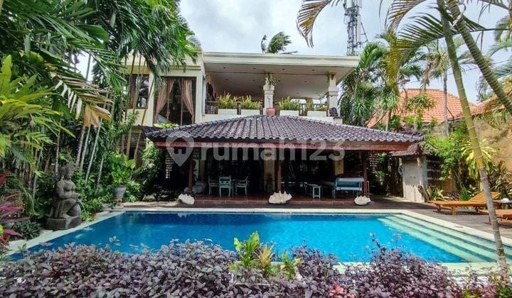 Strategic Classic Style Villa Double Six Beach Seminyak Kuta Bali