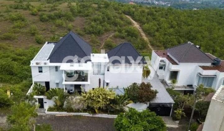 Villa Modern Cantik 3 Lantai Goa Gong Ungasan Badung, Bali