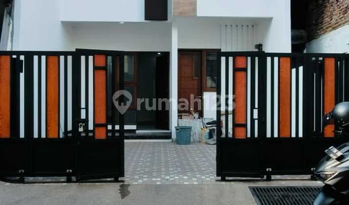 Dijual Rumah Baru & Bagus 2 Lt di Pondok Bambu, Jakarta Timur (nurhi)