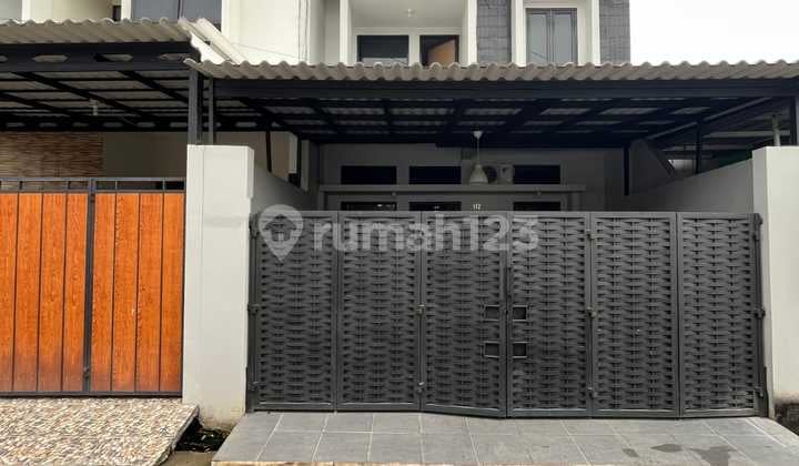 Rumah 2 Lantai SHM Dekat Akses Tol Bebas Banjir di Kodau Jatimekar, Bekasi