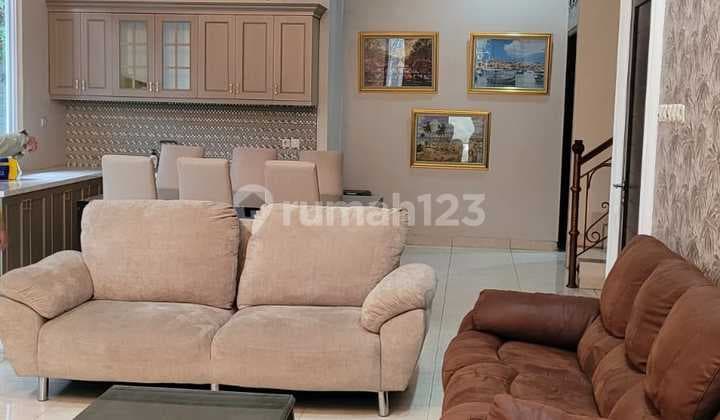 Rumah 2 Lantai Dalam Komplek di Pondok Kelapa, Jakarta Timur