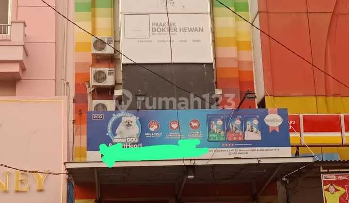 Ruko Boulevard Hijau Harapan Indah, Bekasi Beautiful 240 m2 Freehold Certificate