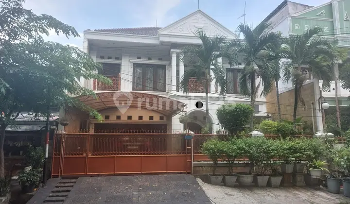 2-Story HGB House in Sumur Batu, Central Jakarta