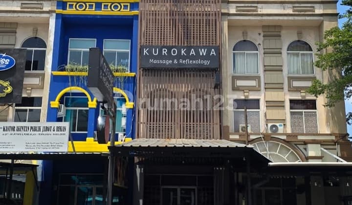 Ruko 3 Lantai Siap Huni di Grand Galaxy, Bekasi