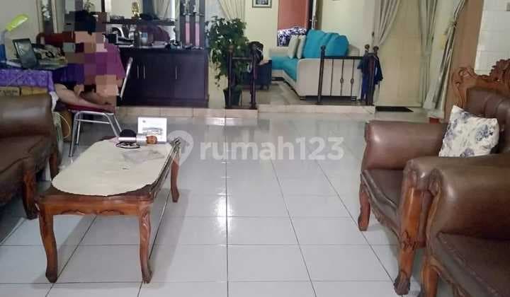 Rumah 2 Lantai SHM di Taman Modern, Jakarta Timur