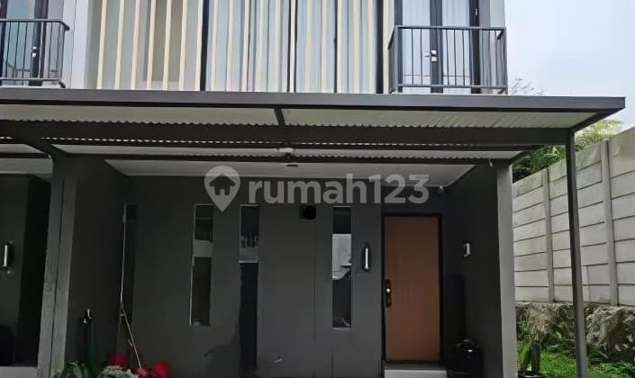 Rumah 2 Lantai PPJB Dekat Akses Tol Dekat Pusat Perbelanjaan di Cluster Z Living Grand Wisata, Bekasi
