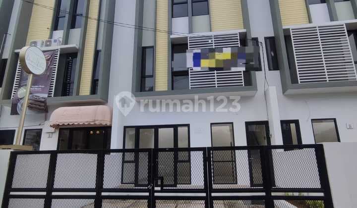 Ruko 3 Lantai Siap Huni di Hybridhome Prima Harapan Regency, Bekasi