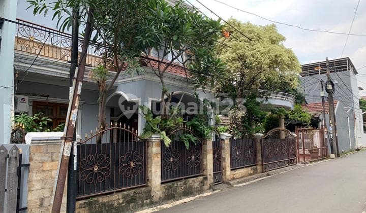 Rumah 2 Lantai SHM Dekat Akses Tol Dekat Fasilitas Kesehatan di Pulo Sirih, Bekasi