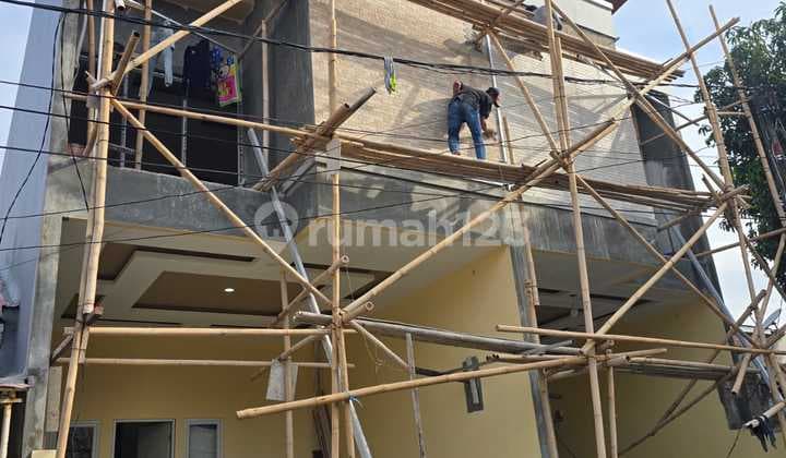 Rumah 2 Lantai Siap Huni di Harapan Indah, Bekasi