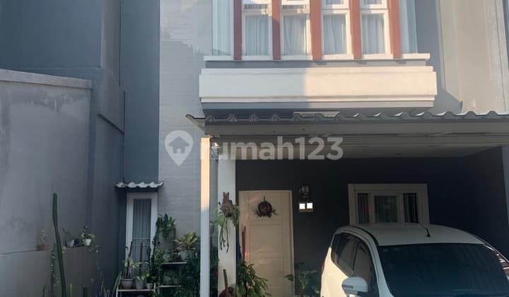 Rumah 2 Lantai SHM Full Furnished Bebas Banjir Dekat Fasilitas Kesehatan di Jatiwaringin, Bekasi
