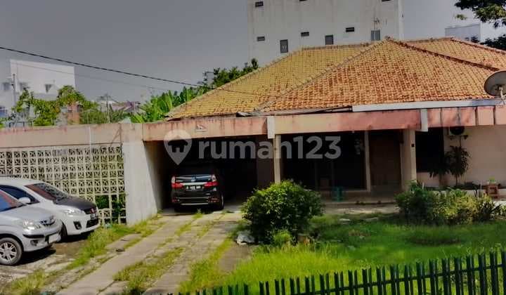 Tanah dan Rumah Tua SHM Dekat Akses Bus Kota di Jalan Kartini, Bekasi