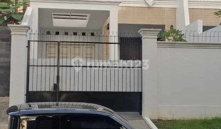 Jual Rumah Mewah Lokasi Pinggir Jalan Komplek di Duren Sawit Jakarta Timur