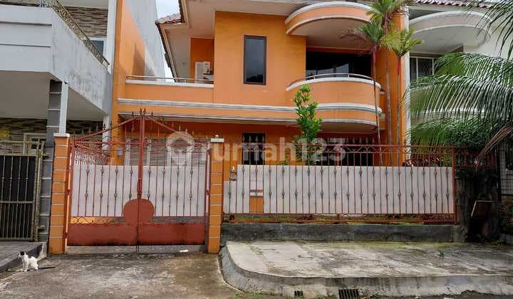 Dijual Rumah 2 Lantai Rapi, Bagus, Terawat di Taman Modern, Cakung. Jakarta Timur