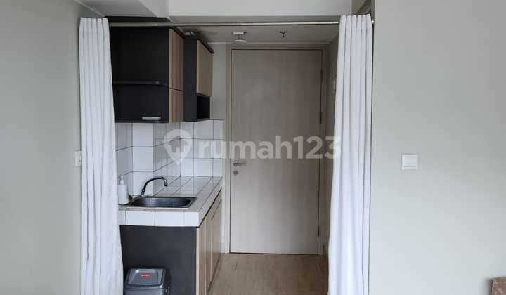 DISEWAKAN ATAU DIJUAL Apartemen springlake view, summarecon bekasi Tower Freesia