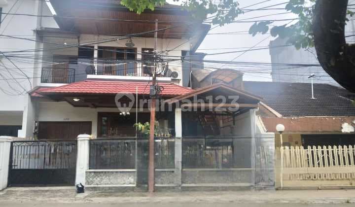 Wijaya Bu Area House