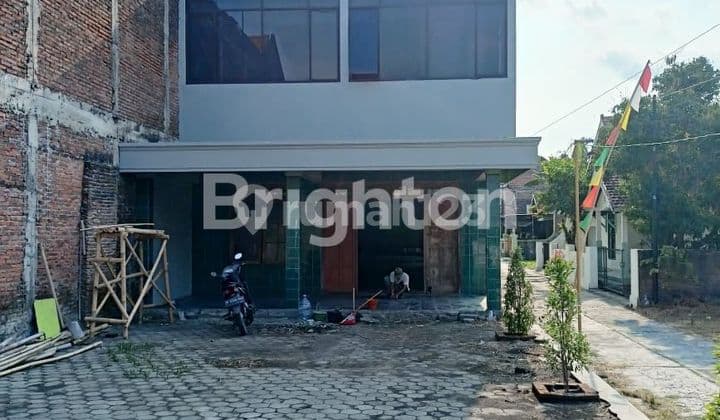 RUMAH UNTUK USAHA ,DEKAT DENGAN JALAN RAYA SOLO - YOGYAKARTA, COCOK UNTUK GUDANG ATAU KANTOR, KLATEN