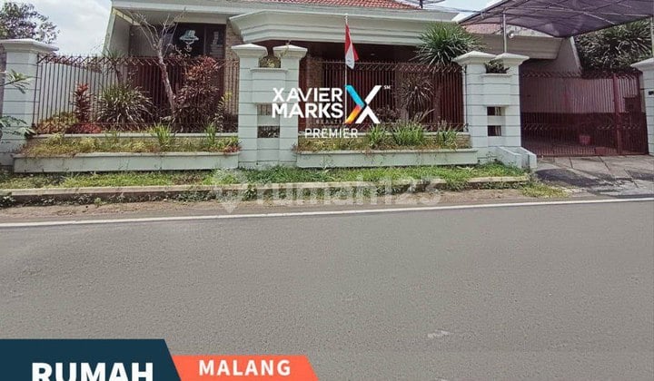 For Sale Spacious House, Ready to Occupancy Location Borobudur, Blimbing - Malang