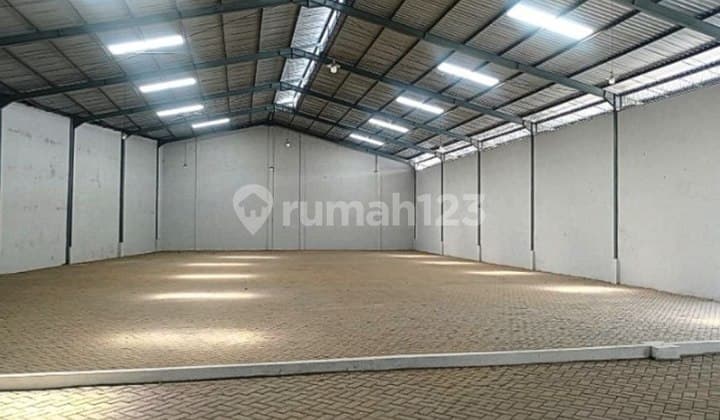 Dijual Gudang Luas 5.500 M2 dan Kondisi Baru Gress di Krajan, Singosari Mlg