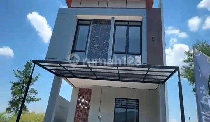 Rumah Villa Elit Dekat Dago Bandung SHM
