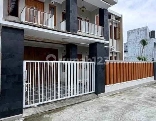 Rumah Mewah 2 Lantai Semi Furnished di Tamanmartani, Kalasan Sleman,