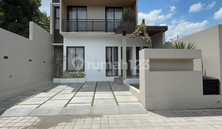 Rumah Mewah 2 Lantai Kontemporer Modern Full Furnished Timur Uii