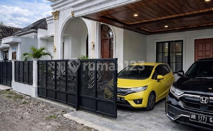 Dijual 2 Unit Couple - Rumah American Classic Style Utara Sd Model