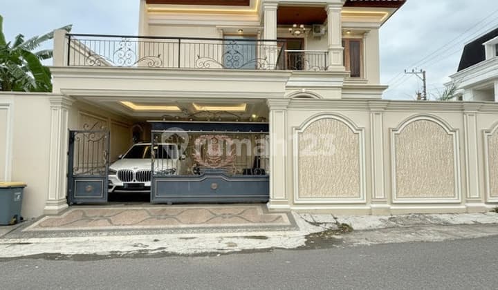 Rumah Villa Mewah Mediteran dekat Tugu Jogja
