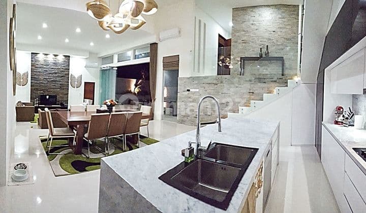Luxury Villa In Balangan