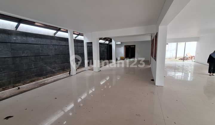 Strategic Business Space for Rent, Large and Crowded, Riau Bandung Wing