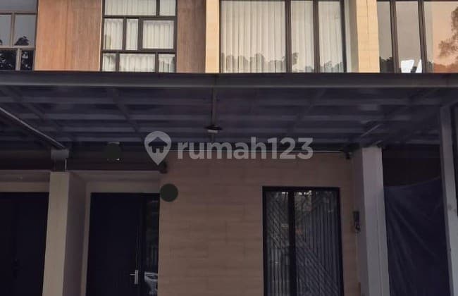 Dijual Rumah Siap Huni Dengan Letak Strategis Dan Dengan Fasilitas Yang Cukup Memadai Di Cluster La Seine, 007