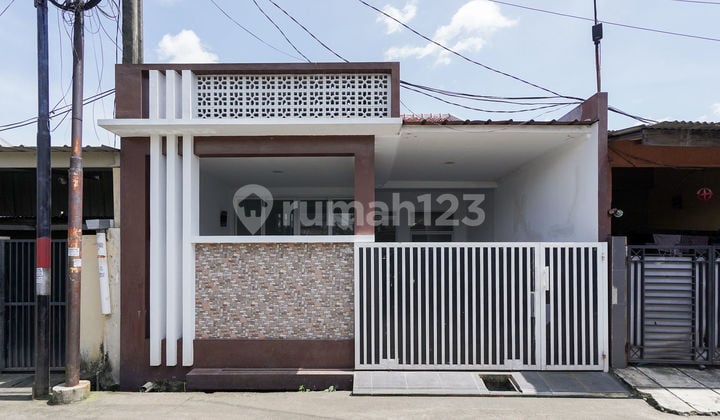 Rumah LB 180 SHM 12 Menit ke Transpark Mall Juanda Bekasi Siap KPR J-43117