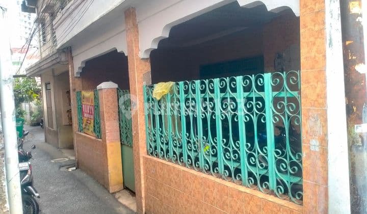 5-Bedroom House Ready to Occupancy 8 Minutes to Mall Kota Kasablanka J-43973