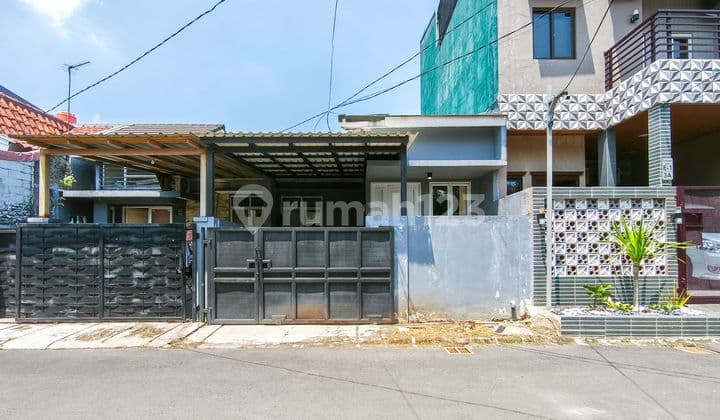 Rumah 6 Menit ke Mall Ciputra Cibubur SHM Hadap Utara Siap KPR J-37745