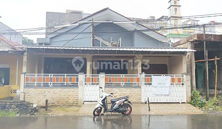 House LB 200 SHM 9 Minutes to Lippo Plaza Keboen Raya Ready for KPR J-40642