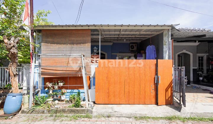 Rumah Strategis dekat Metropolitan Mall Cibubur Siap KPR J-35597