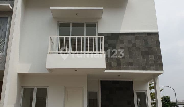 Rumah Luas 14 Menit ke Grand Galaxy Park Bebas Banjir J-33206