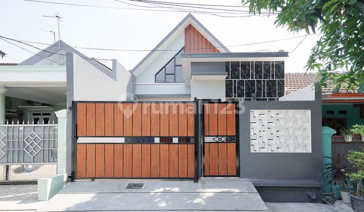 Rumah 15 Menit ke Summarecon Mall Bekasi SHM Hadap Utara Siap KPR J-37989