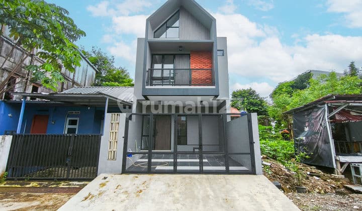Rumah SHM 2 Lantai 10 Menit ke Gerbang Tol Sentul 2 Dibantu KPR J32994