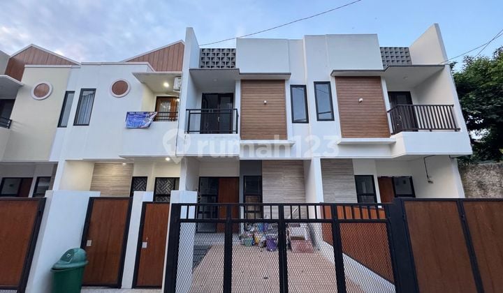Rumah SHM 2 Lt Siap Huni 9 Menit ke Mitra Keluarga Jatiasih J-37623