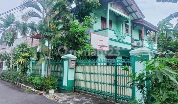 Rumah 9 Kamar Tidur Hadap Utara 9 Menit ke Lippo Mall Puri J-46206