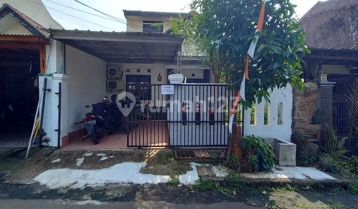 Rumah Hadap Selatan 4 Kamar Tidur 15 Menit ke The Park Sawangan J-36591