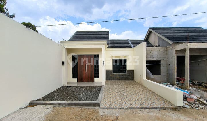 Rumah Minimalis 13 Menit ke Rsud Cibinong Bogor Hadap Selatan J45947