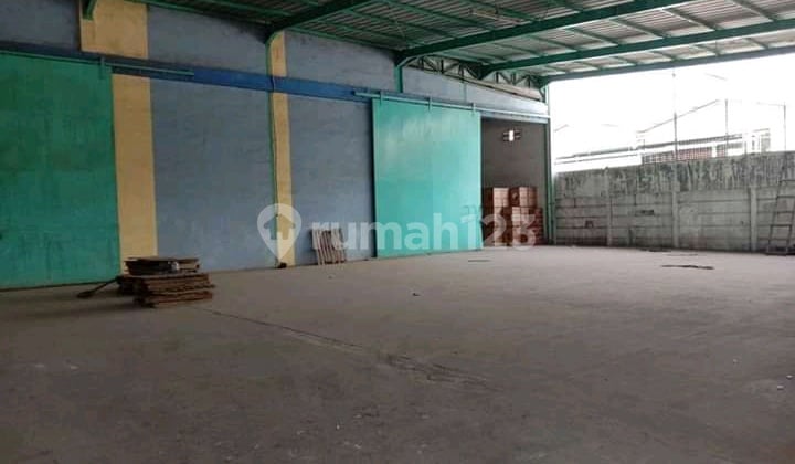 Warehouse for Rent in Sentra Kosambi Dadap, area 2538 square meters, good condition, suitable for industry.