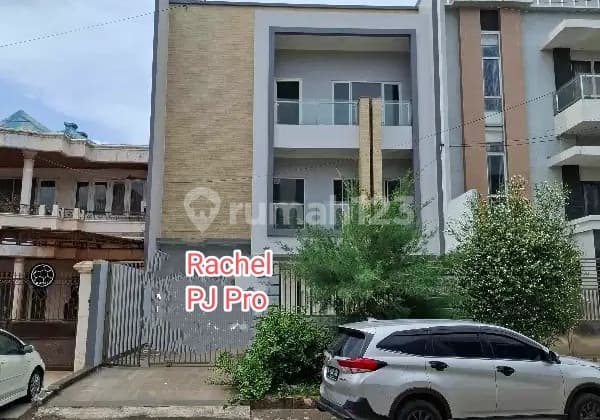 Rumah Taman Surya 5 luas 250 meter 3 lantai 4 kamar tidur Bagus Siap Huni