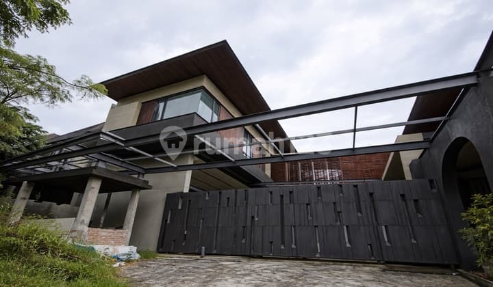 Nice Big House In Citrasun Semarang
