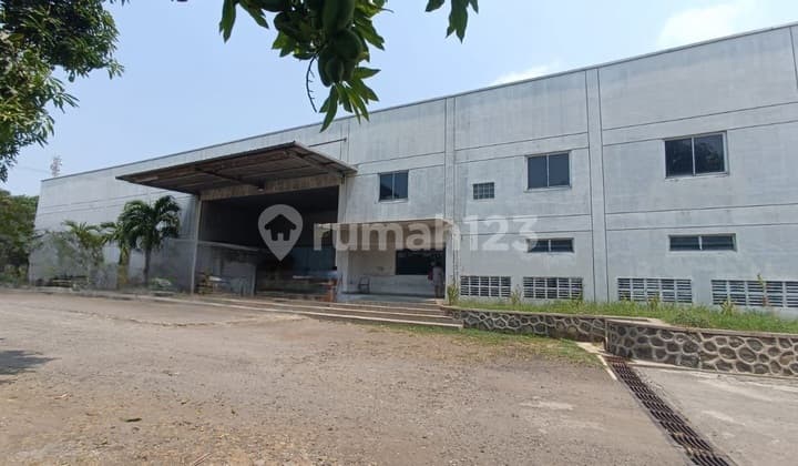 Gudang Besar Bagus di Jalan Raya Semarang - Kendal, Kendal