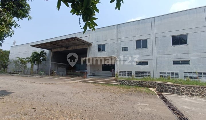 Gudang Besar Bagus di Jalan Raya Semarang - Kendal, Kendal