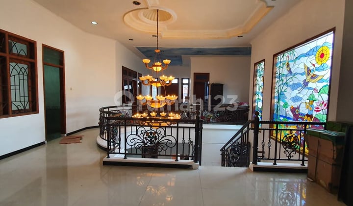 House for sale in the Lamper area, Semarang. House for sale in the Lamper area, Semarang.